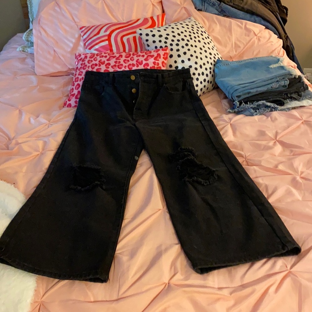 Fun cropped black jeans